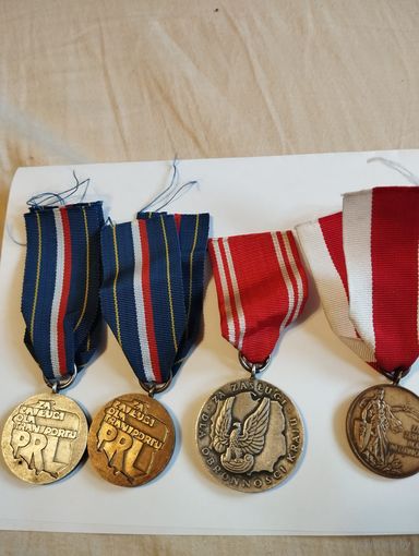 Медали . Польша 4 штуки. Можно в разнобой