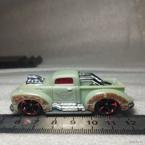ZURU Rev Rod Garage Monster Metal Machines  серия Color Change,  1:64,  7,5 см