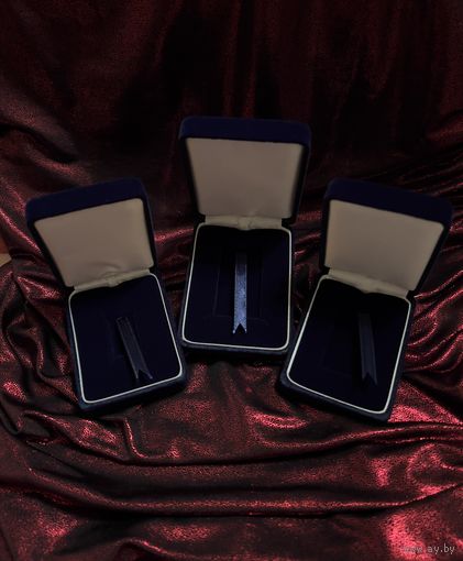 Бархатный футляр для серебряного мерного слитка НБ РБ: 10, 20, 50гр. Упаковка: коробка.