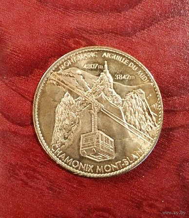 Монета Казначейства Франции 2010 г. 'Mont-Blanc (4807 м) Aiguille du Medi (3842 м) Chamonix Mont-Blanc'.