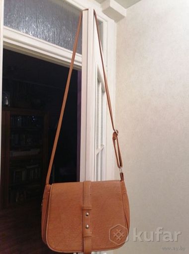 Сумка на длинном ремне в хорошем состоянии