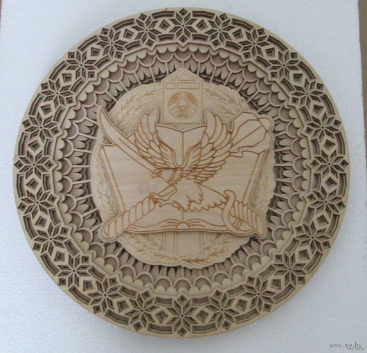 Институт Пограничной службы. деревянное панно на стену.