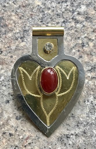 Кулон. Асык