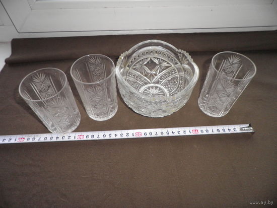 Салатница и три стакана из хрусталя времён СССР.С рубля.