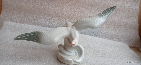 КОЛЛЕКЦИОННАЯ ФАРФОРОВАЯ СТАТУЭТКА АЛЬБАТРОС МИНСК МФФЗ ОРИГИНАЛ  .  Распродажа Коллекции !!! . Экспресс  Аукцион с рубля без МПЦ   .Много лотов в продаже .