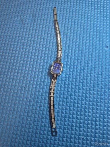 Женские часы луч.