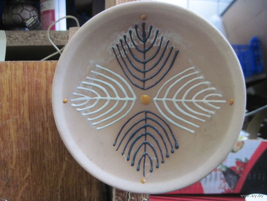 Настенная тарелка.