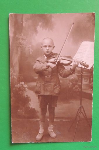 Фото "Мальчик со скрипкой", Старая Польша (14*8 см), 1929 г.
