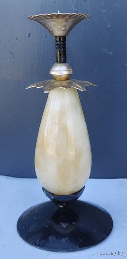 Каменный подсвечник