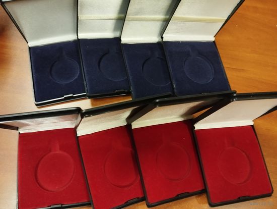 Футляр, коробка, от первых монет НБРБ. 8 штук. Цена за всё.