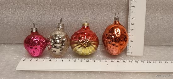 Ёлочные игрушки. Корзинка и ягоды. 17