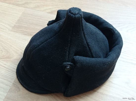 Шапка,чёрное сукно.Б/у. Отмыта, приведена в порядок. Такая досталась. Когда сшита неизвестно