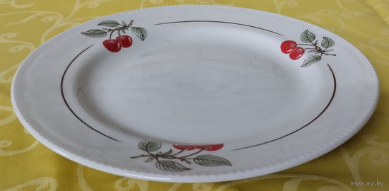 Тарелка эпохи СССР. Минский фарфоро-фаянсовый завод (Минск). 1968-1983 гг