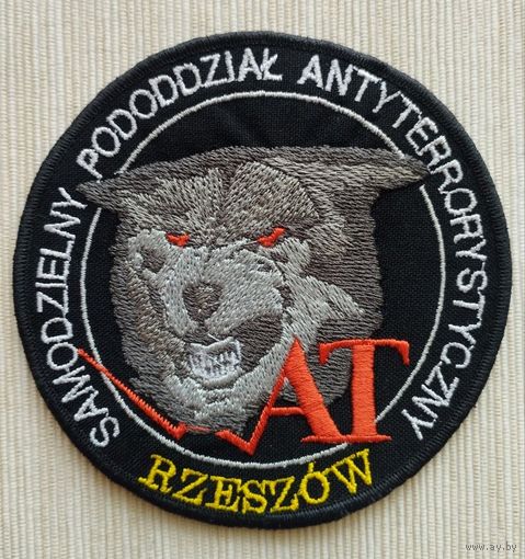 Шеврон 103-2, Польша