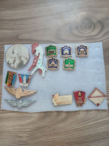 Значки на выбор ( распродажа коллекции)