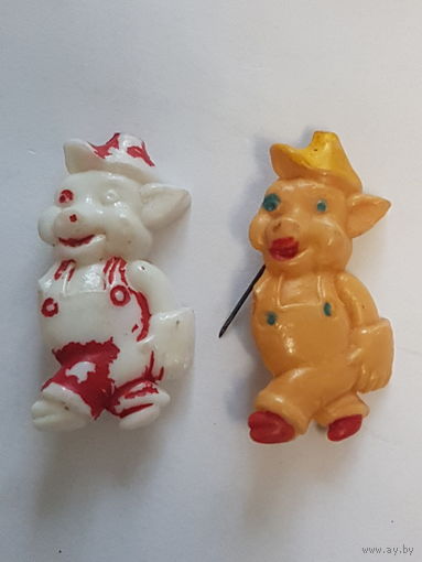 Брошь СССР,  ретро значок,  пластик, 3 см. Два разных