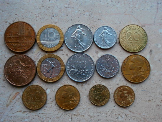 Франция 7 монет: 10, 10 франков, 1 франк, 1/2 франка, 20, 10, 5 сантимов.