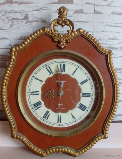 Часы настенные ЯНТАРЬ, рабочие.