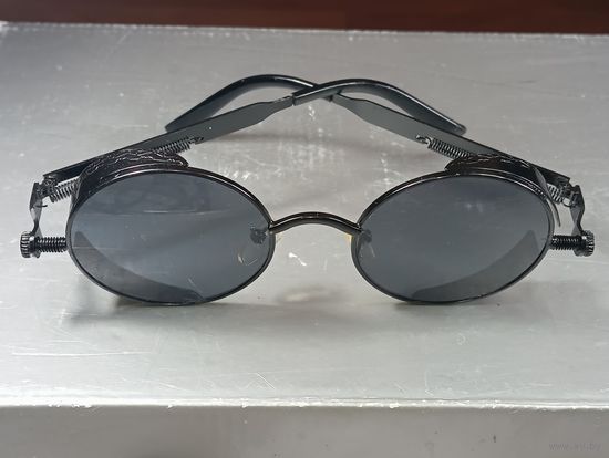 Очки тишейды Альпинист, круглые очки с боковыми шторка . Солнцезащитные очки в классической оправе Авиатор или капелька . 1980-х годов .Предсезонная распродажа Винтажных солнцезащитных очков с рубля !