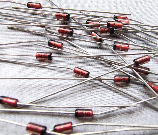 BZX55C47 ((цена за 100 шт))  47В, 0.5Вт Стабилитрон. Диод Зенера