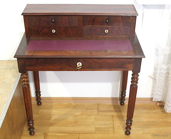 Антикварный секретер.