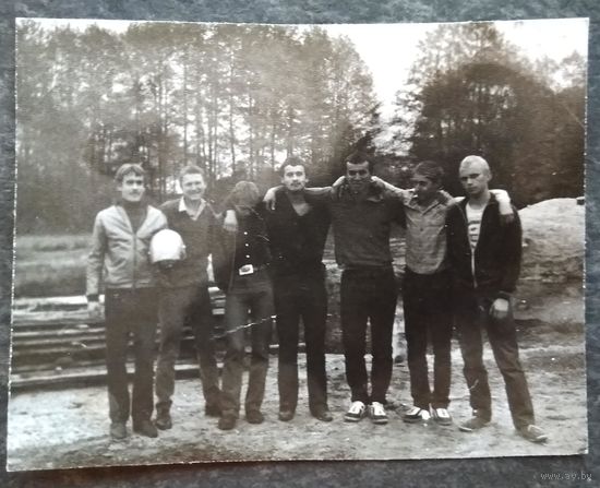 Фото молодежи 1970-х. 8.5х11 см.