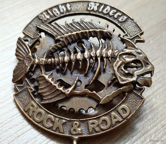 Значок NIGHT RIDERS VIII Байк Фестиваль ROCK & ROAD. Made by Art-project VORON Карелия (тяжёлый).