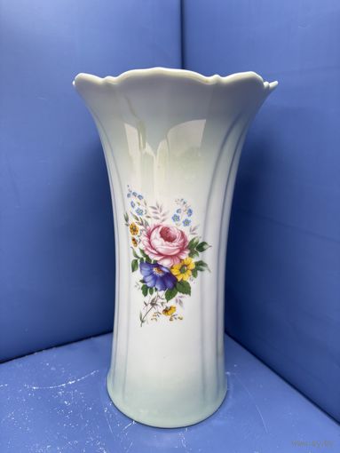 Винтажная ваза Добруш  фарфор