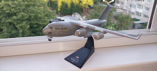 Модель коллекционная самолет Boeing C-17A