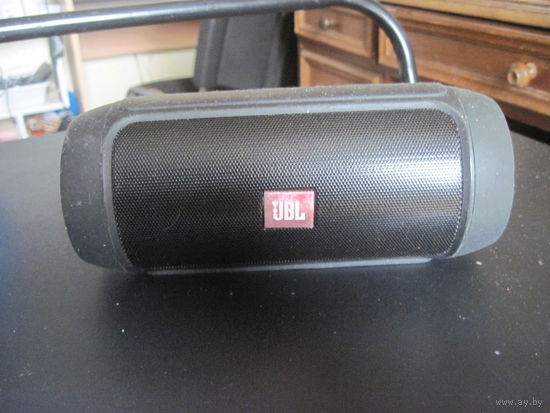 Беспроводная колонка JBL.