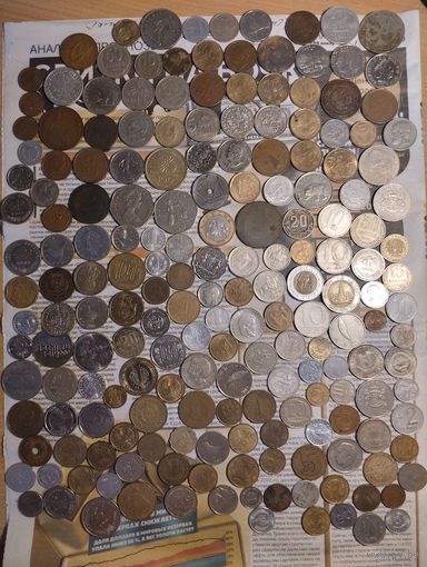 Монеты одним лотом. Много.(Титульное фото - общее).
