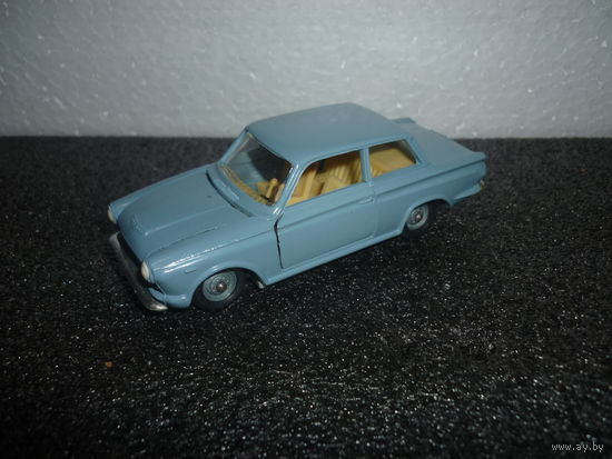 Модель авто "FORD CONSUL CORTINA ". 1:43. MADE IN USSR. Металл