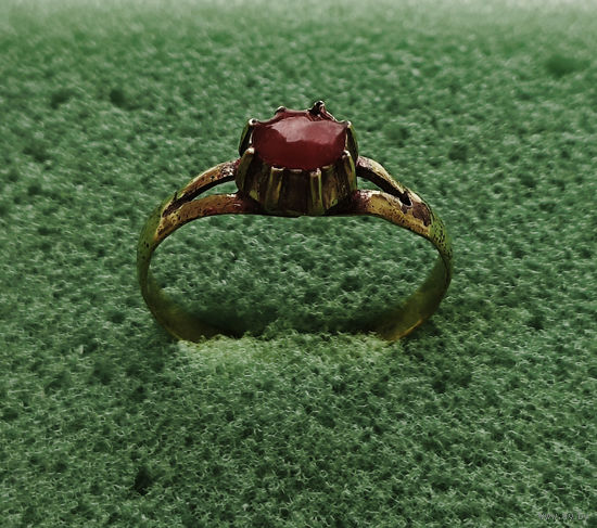 Кольцо с красным камнем. 19 мм. XVIII-XIXв. лот ок-2