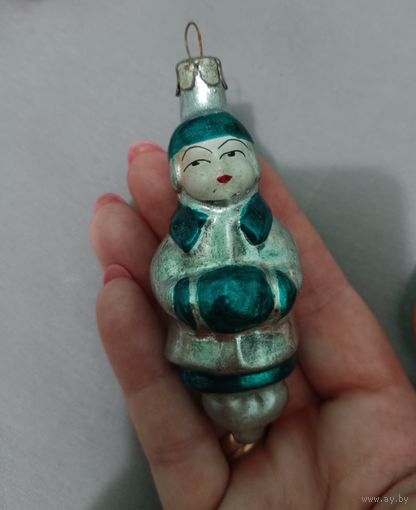 Ёлочная игрушка, стекло, девочка с муфтой