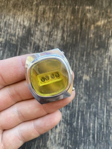 Часы Электроника ( Лот с рубля )