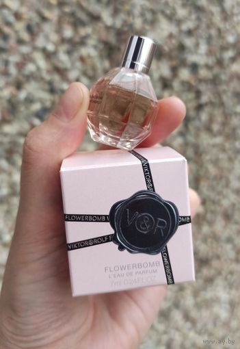 Миниверсия парф воды Viktor&Rolf Flowerbomb LEau De Parfum 7 ml (без спрея)
