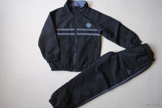 Спортивный костюм фирмы LONSDALE 5-6 лет