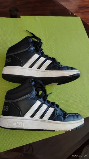 Кроссовки высокие Adidas р. 35,5 б/у