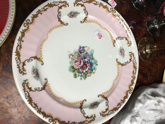 Тарелка с ручной подресовкой