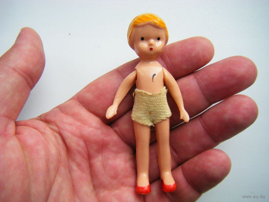 Мини кукла из СССР 50-60е годы. Целулоид. Клеймо зеркальное Б.