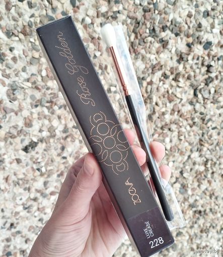 Кисть Zoeva 228 Luxe Crease
