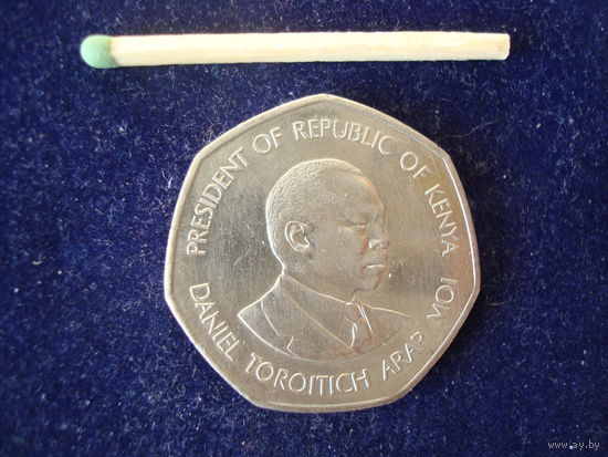 Монета 5 шиллингов, 1994 г, Кения.