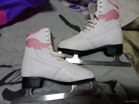 Коньки фигурные женские размер 250 Sabria Angel