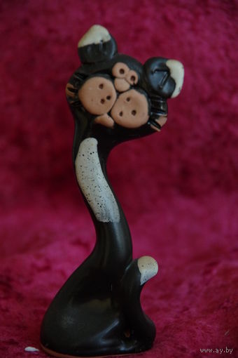 Статуэтка " Котик " ( керамика ) целая , высота 11,5 см