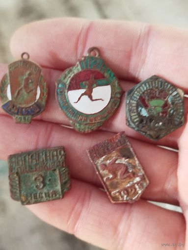 Старые значки бсср,тяжёлые,с рубля