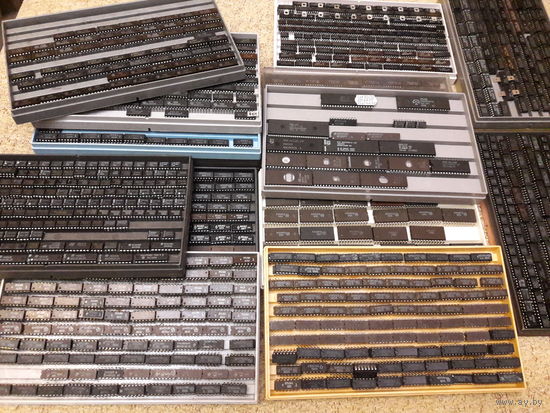 Микросхема M2764A (STM) - 64K (8K x 8) UV EPROM (К573РФ4)