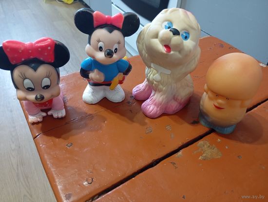 Лот резиновых игрушек