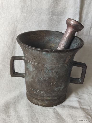 Бронзовая ступка с кованным пестиком. IXX век.