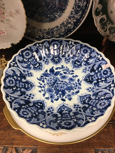 Конфетница на ножках