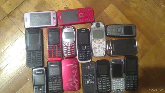 Мобильные телефоны.Одним лотом